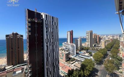 Vista exterior de Pis en venda en L'Alfàs del Pi amb Aire condicionat i Terrassa