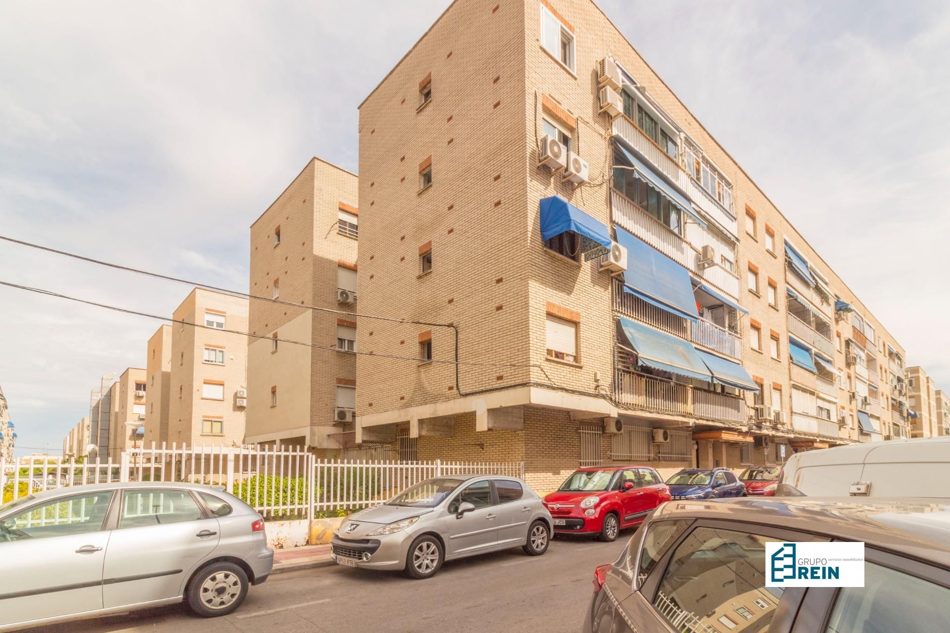 Vista exterior de Pis en venda en Parla amb Aire condicionat, Calefacció i Terrassa