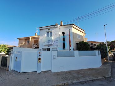 Casa con balcón en venta en Santiago de la Ribera