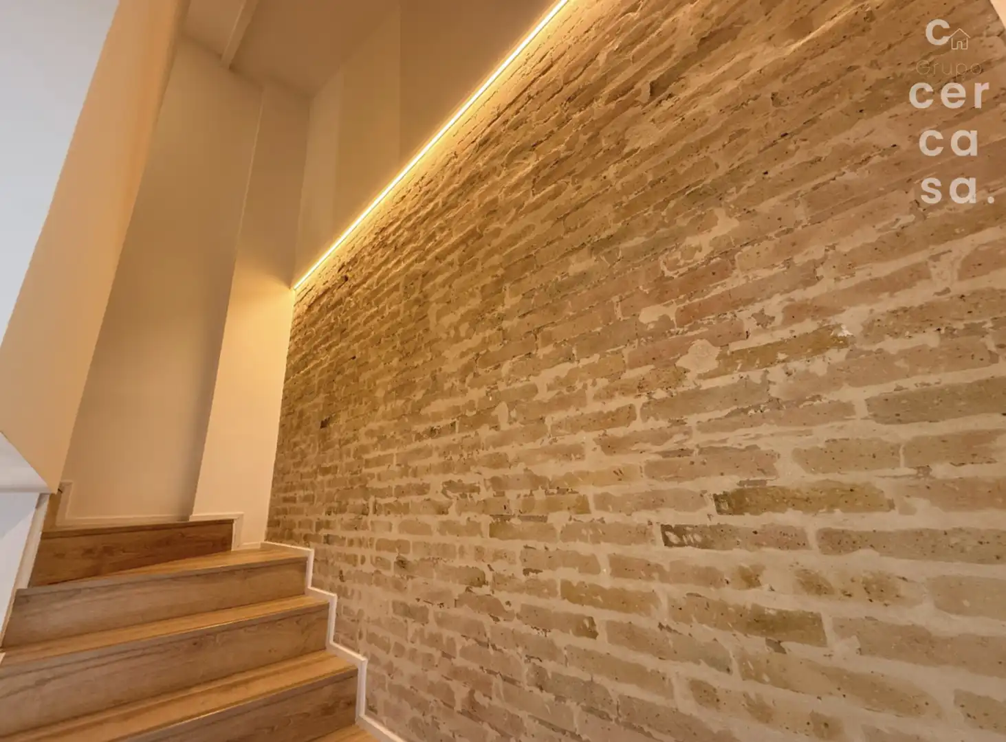 Houses for sale in Valencia  with Air Conditioner and Terrace