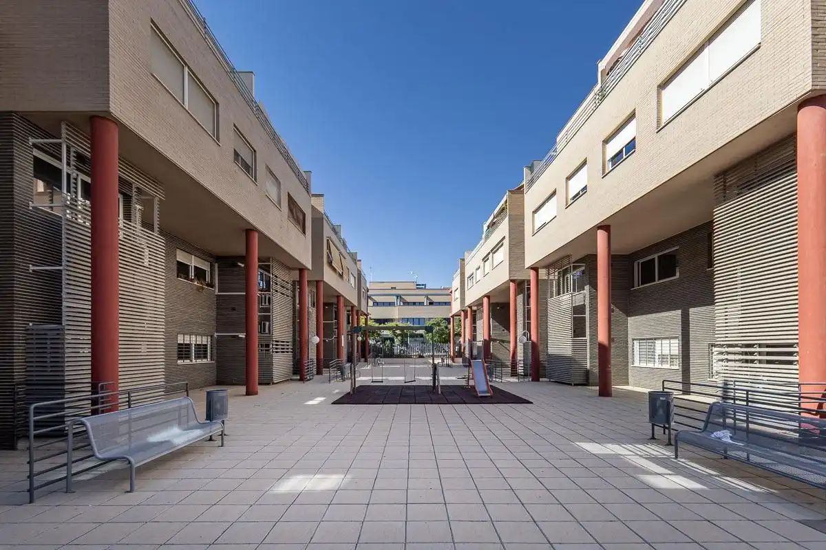 Außenansicht von Dachboden zur Miete in Churriana de la Vega mit Klimaanlage, Heizung und Balkon
