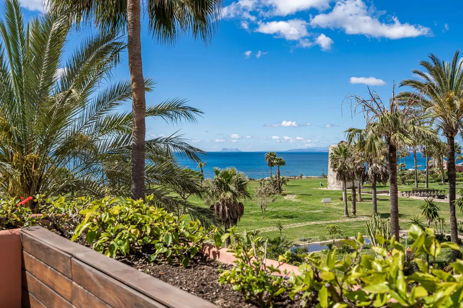Garten von Maisonette zum Verkauf in Estepona mit Klimaanlage, Terrasse und Schwimmbad