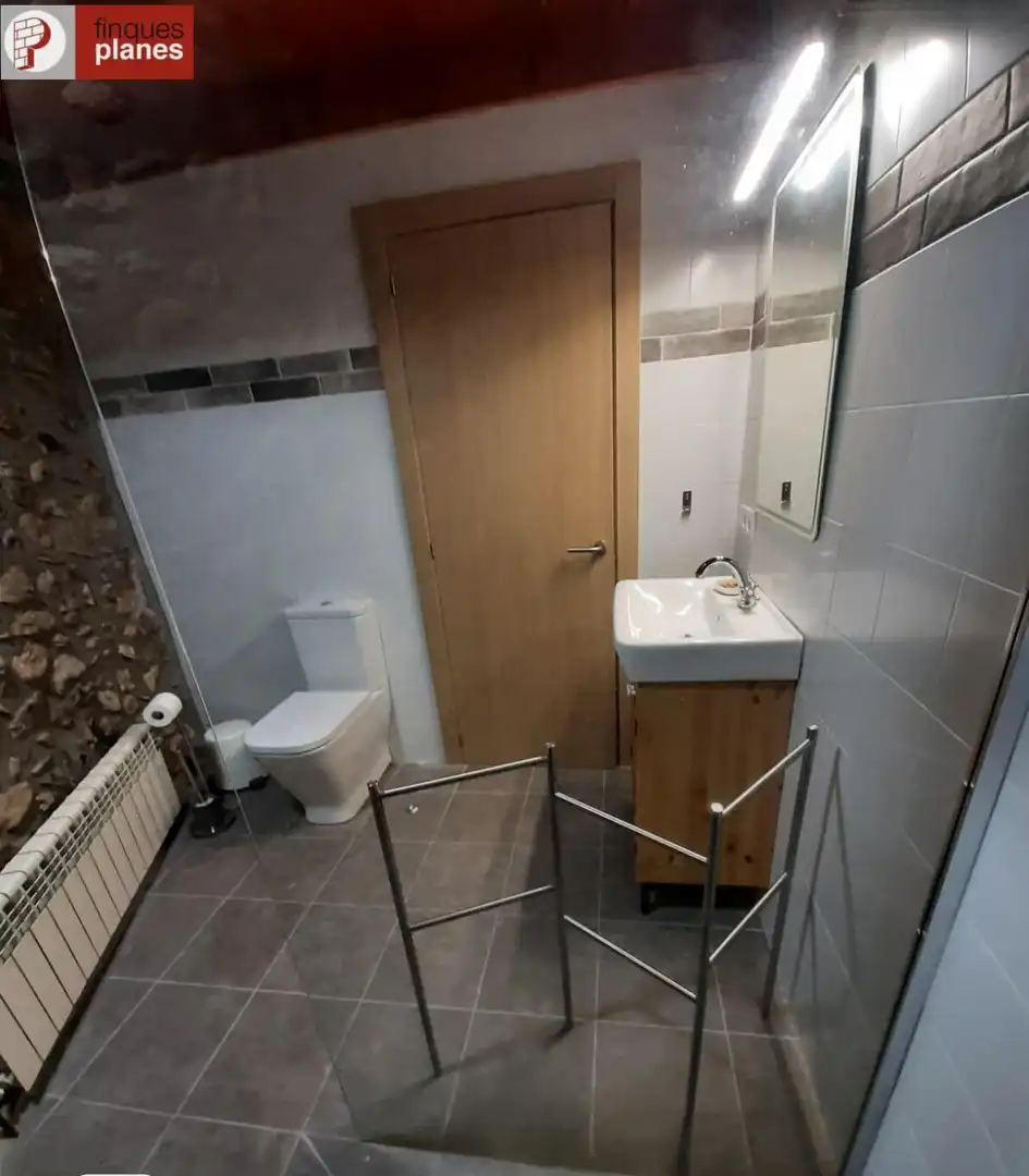 Baño de Casa o chalet en venta en Cabó con Calefacción y Jardín privado