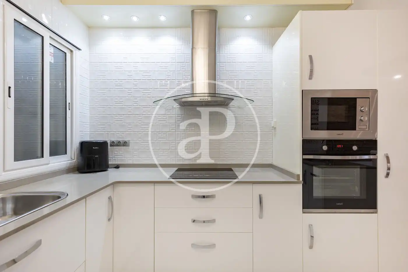 Cocina de Piso en venta en Barcelona con Calefacción y Terraza