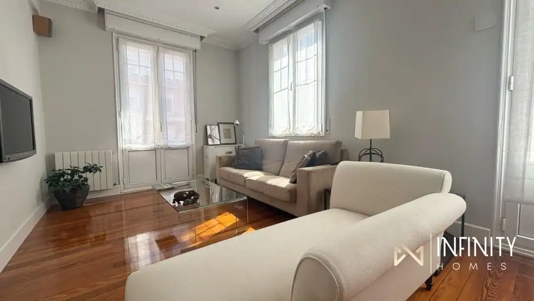 Living room of Flat for rent in Bilbao   with Heating, Terrace and Balcony