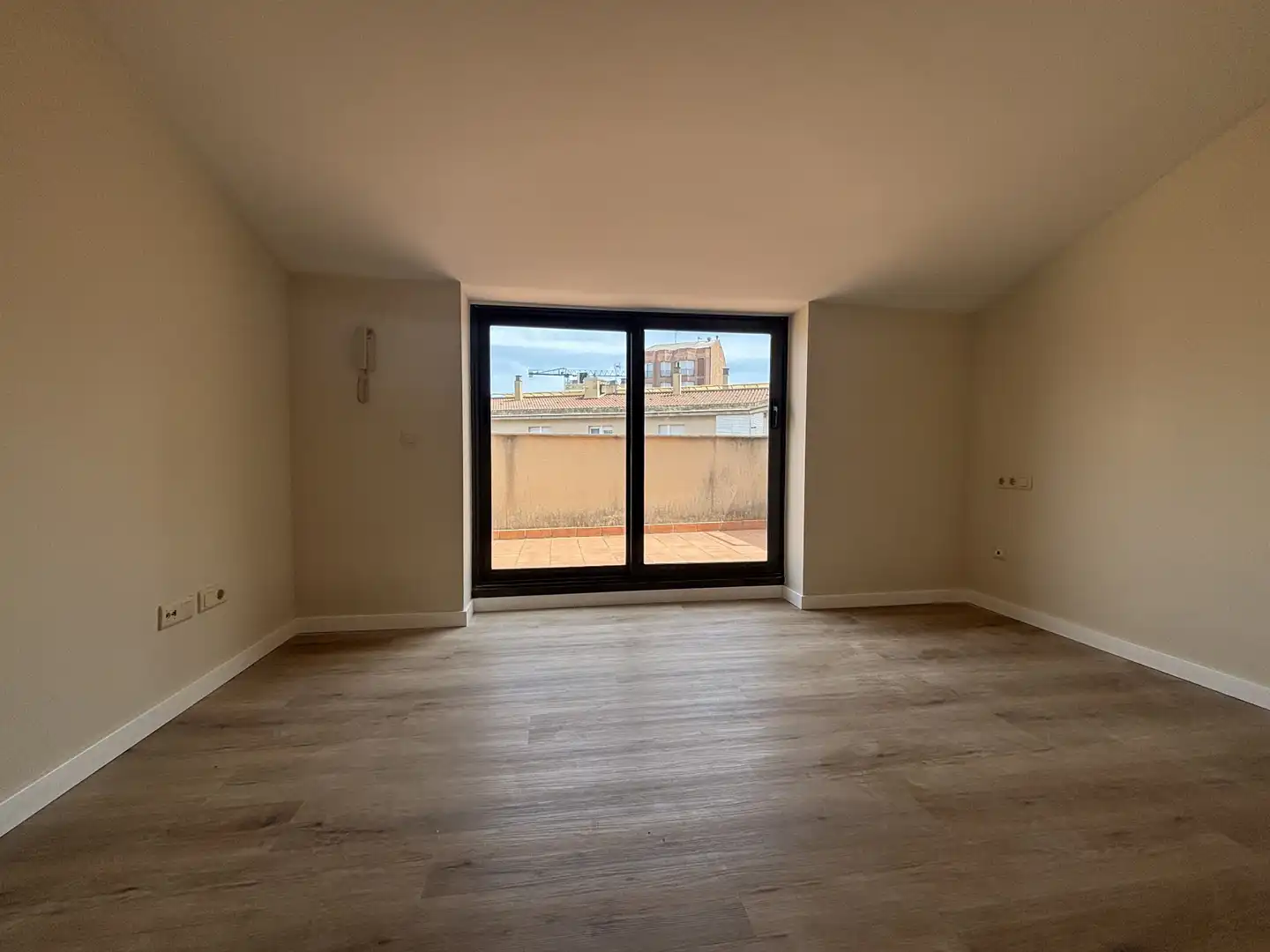 Duplexes for rent in Carrer de Monterols, Creu Alta