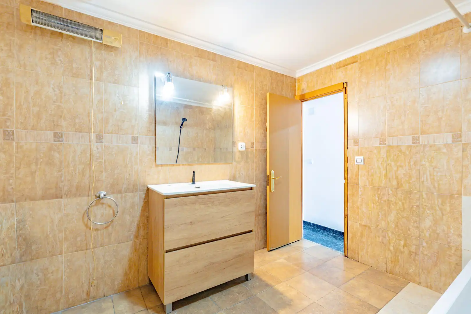 Baño de Piso en venta en Sollana con Balcón