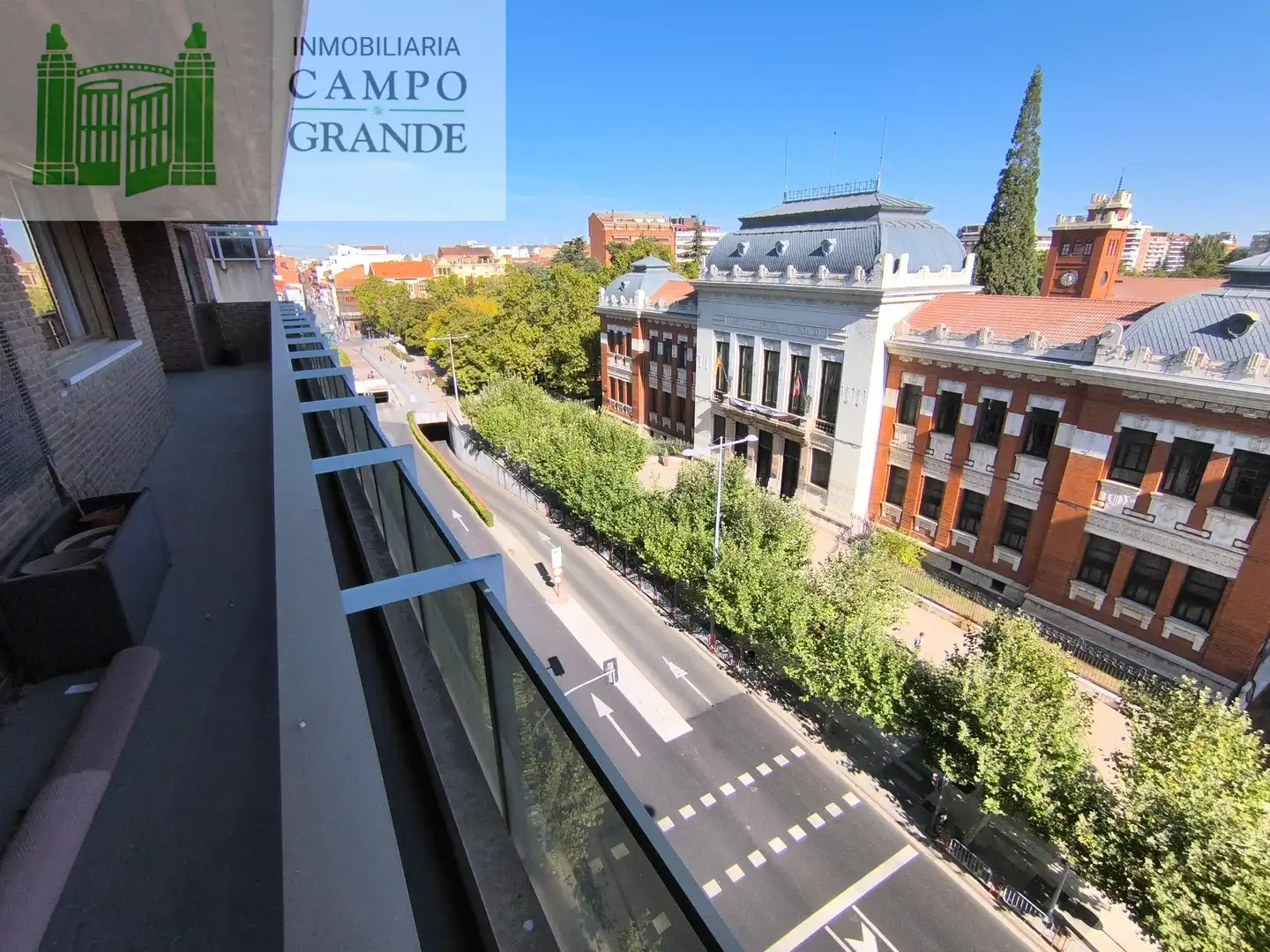 Außenansicht von Wohnung zum Verkauf in Palencia mit Heizung, Terrasse und Ofen