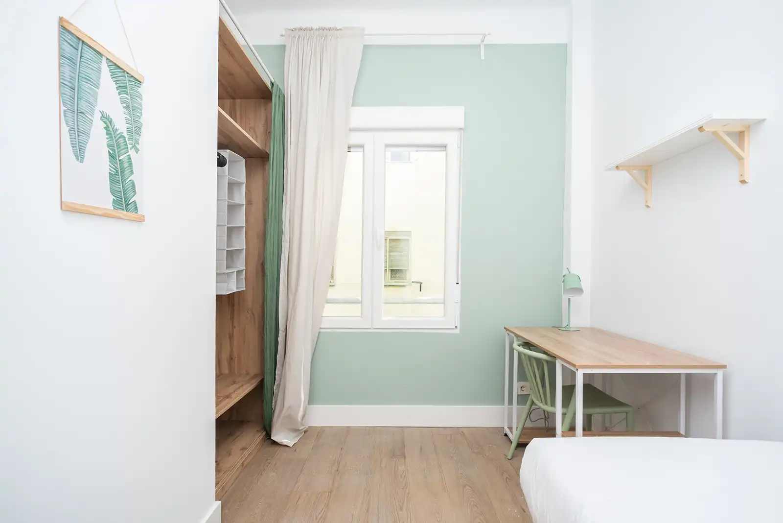 Bedroom of Flat for rent in Zaragoza  with Air Conditioner, Terrace and Furnished