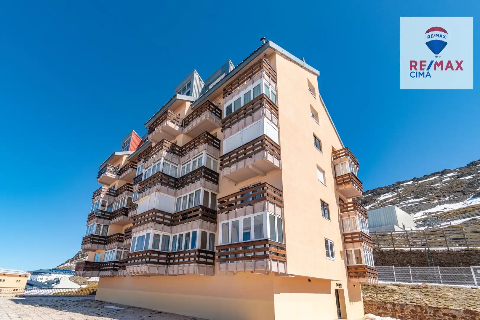 Vista exterior de Estudio en venta en Sierra Nevada con Calefacción y Terraza