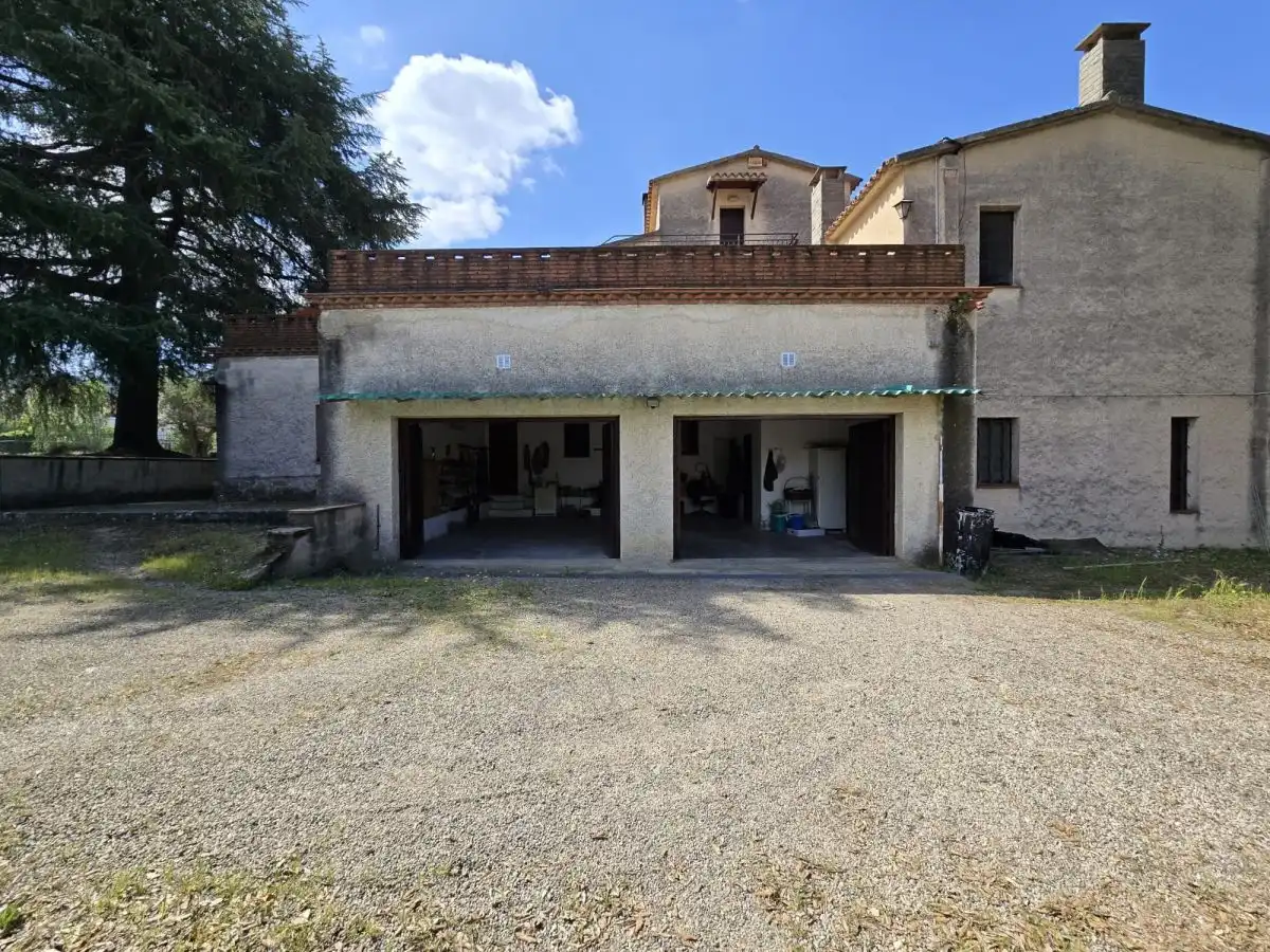 Vista exterior de Finca rústica en venda en La Roca del Vallès amb Terrassa i Balcó