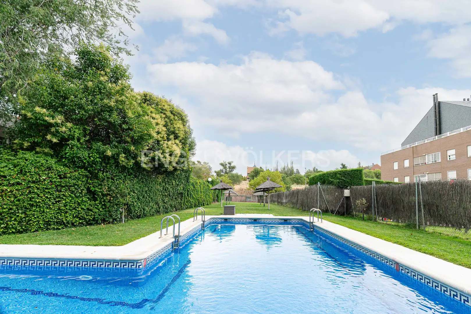 Piscina de Pis en venda en Majadahonda amb Aire condicionat, Calefacció i Parquet