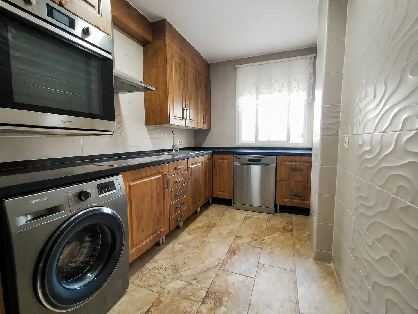 Cocina de Piso en venta en  Sevilla Capital con Aire acondicionado y Terraza