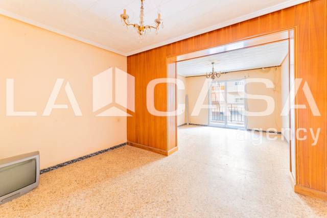 Piso en Venta en Carrer de Campoamor en Ciutat Jardí