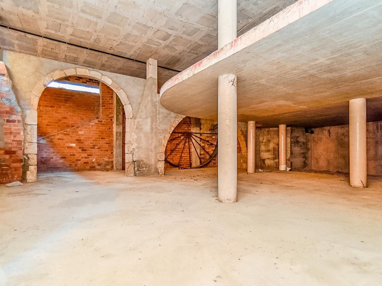 Premises for sale in Tortosa  with Alarm