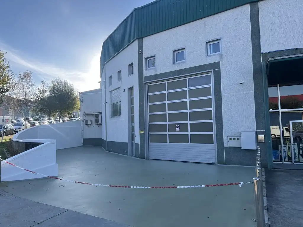 Nau industrial en venda a Calle Parroquia de Bergondo 16, imagen 2