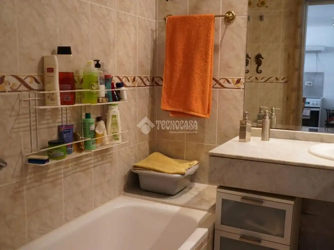 Baño de Piso de alquiler en Puerto de la Cruz con Terraza y Amueblado