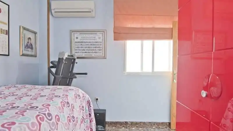 Dormitori de Casa o xalet en venda en Motril amb Aire condicionat i Balcó