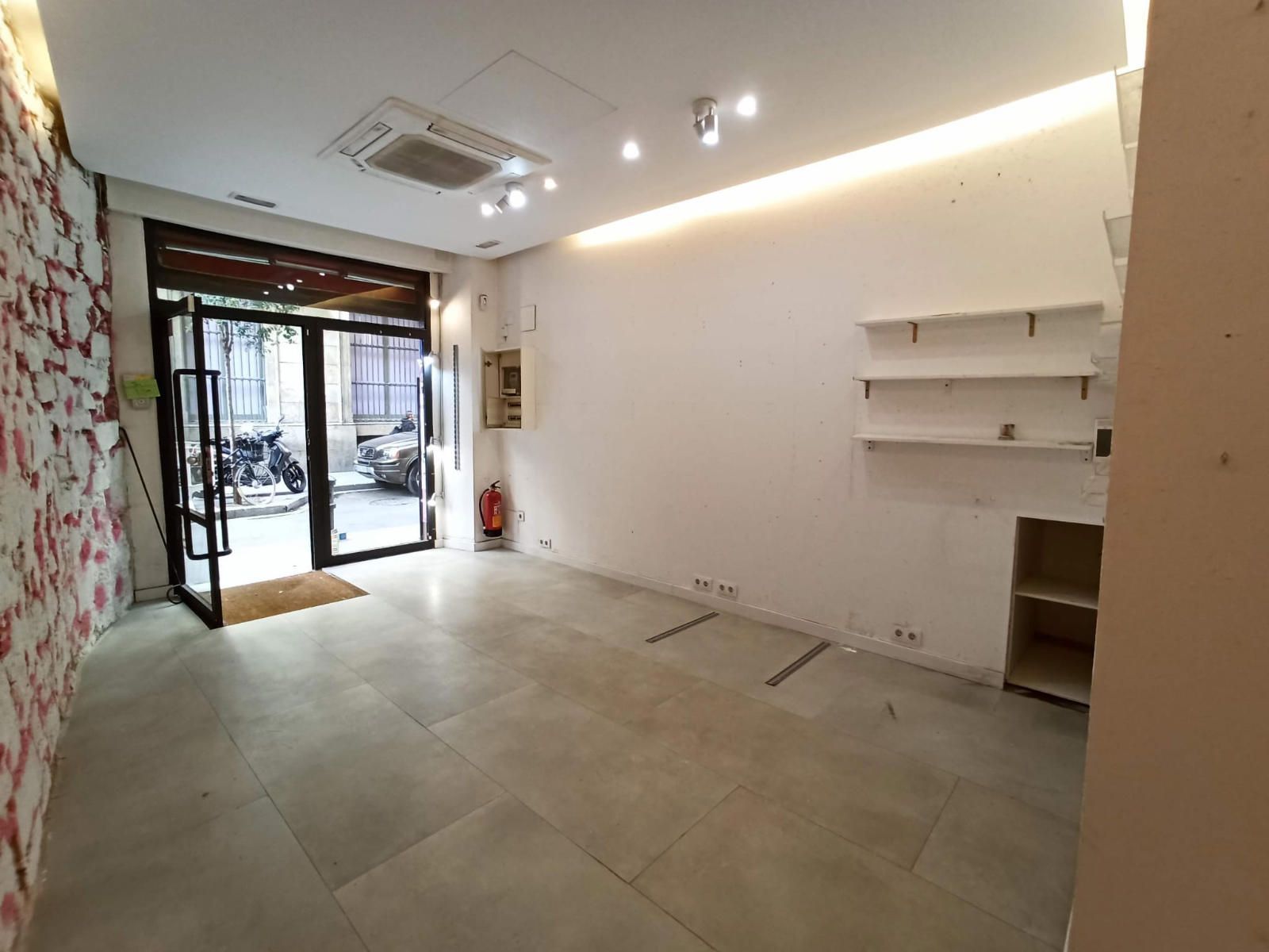 Local de alquiler en Ample, Barri Gòtic, Ciutat Vella