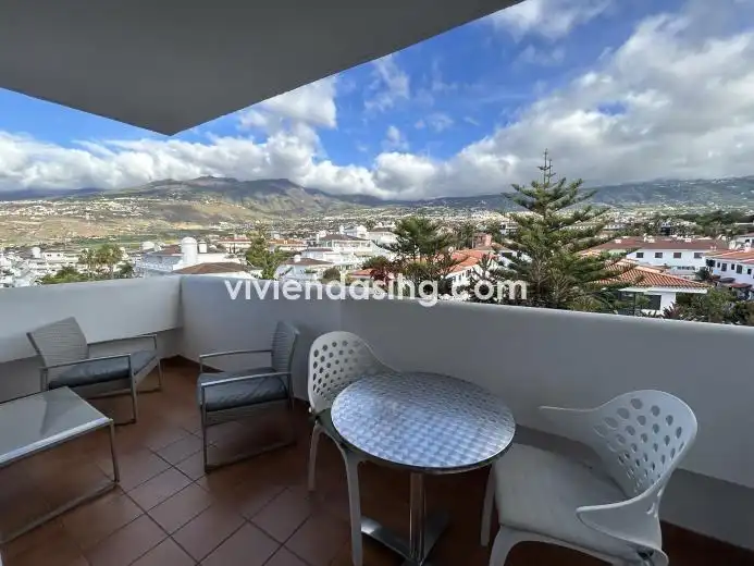 Vista exterior de Piso de alquiler en Puerto de la Cruz con Parquet, Terraza y Amueblado