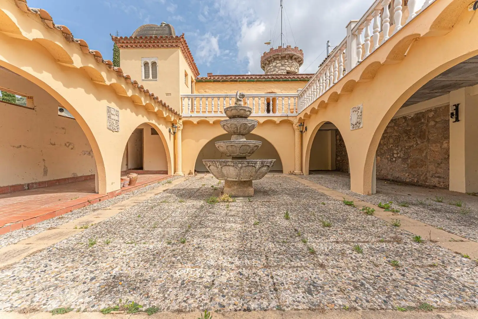 Exterior view of Country homes for sale in Figueres  with Private garden, Terrace and Swimming Pool