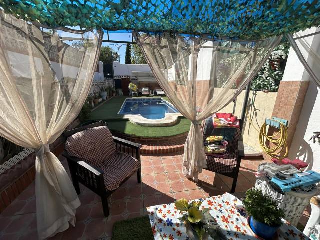 Casa adosada en Venta en Manantiales - Lagar - Cortijo