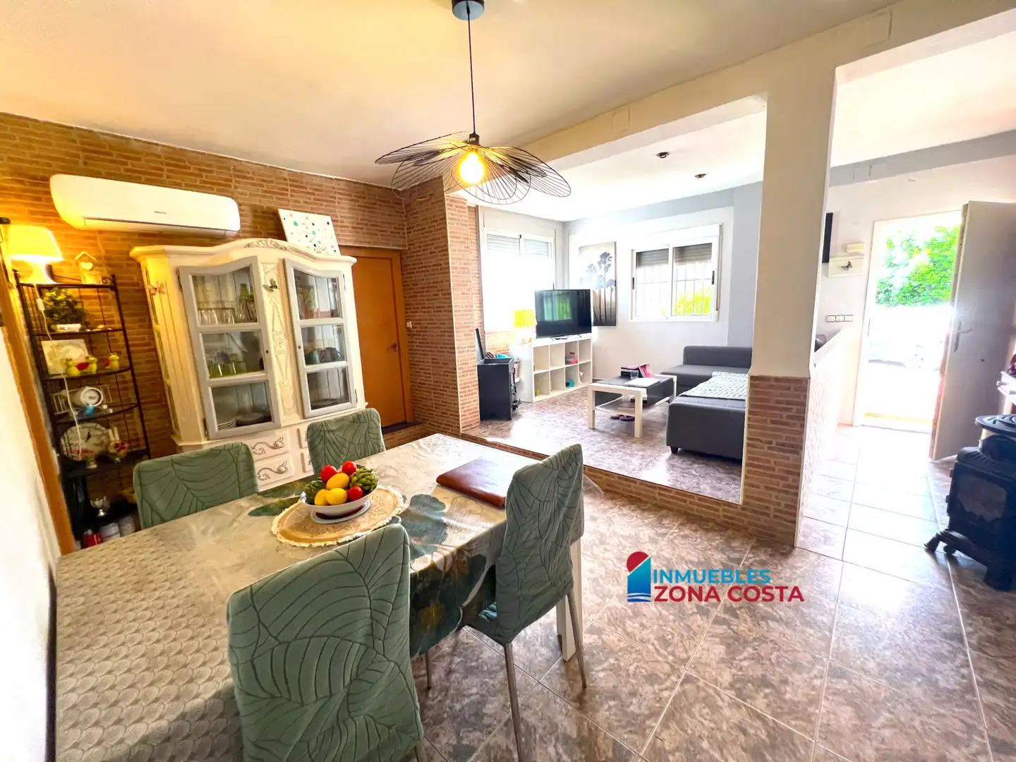 Sala de estar de Finca rústica en venta en Vilamarxant con Aire acondicionado, Jardín privado y Terraza