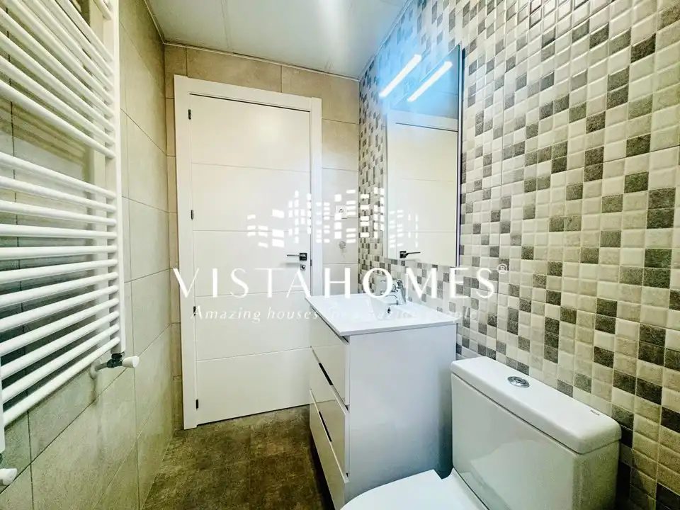 Badezimmer von Einfamilien-Reihenhaus zum Verkauf in San Agustín del Guadalix mit Klimaanlage, Heizung und Terrasse