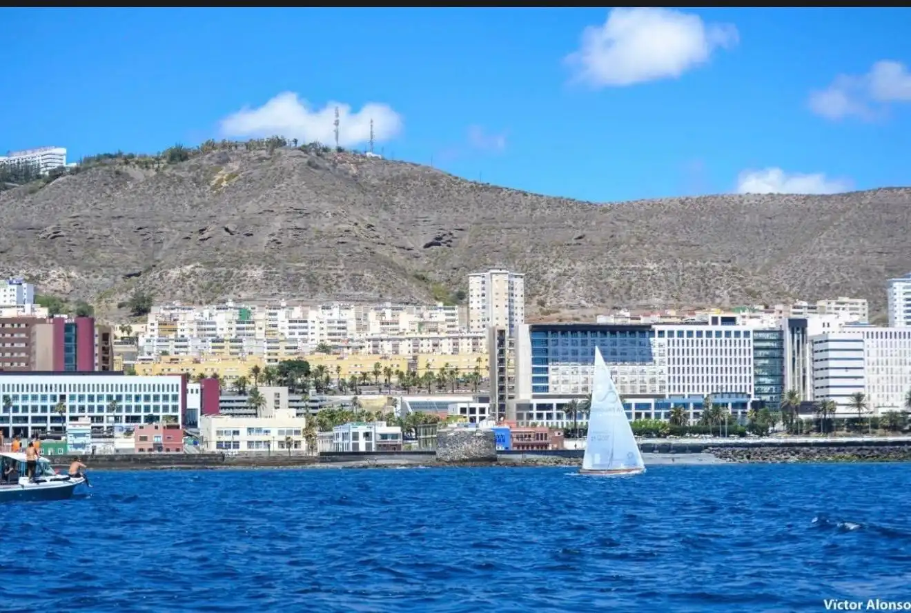 Vista exterior de Apartament en venda en Las Palmas de Gran Canaria amb Moblat