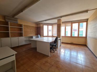 Local comercial en alquiler en Olot