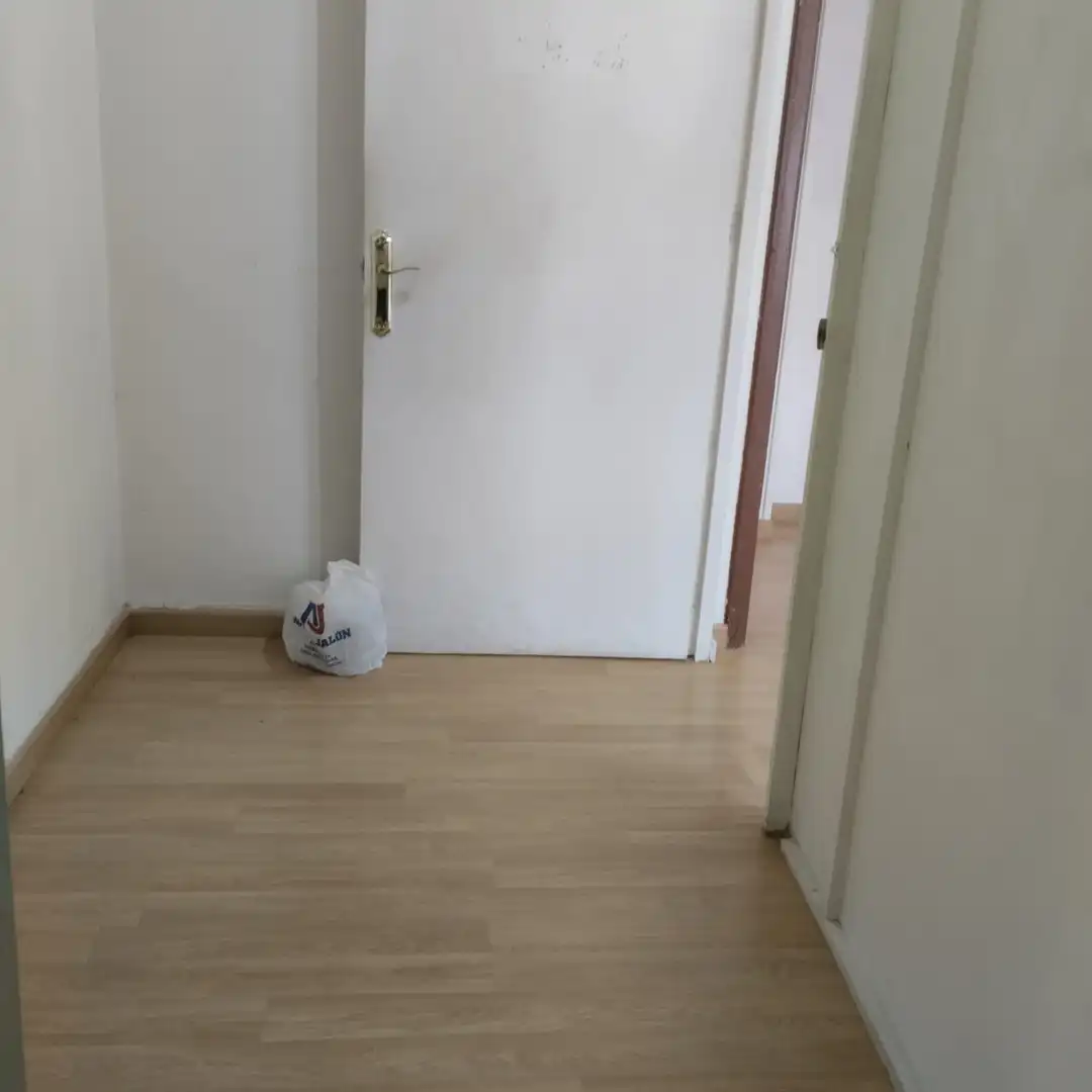 Local comercial de lloguer a Oeste, imagen 4