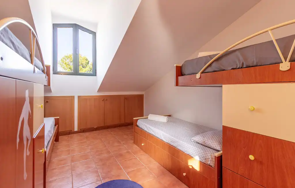 Chalet con terraza en venta en Calle Urba Coto Riñales 119, imagen 21