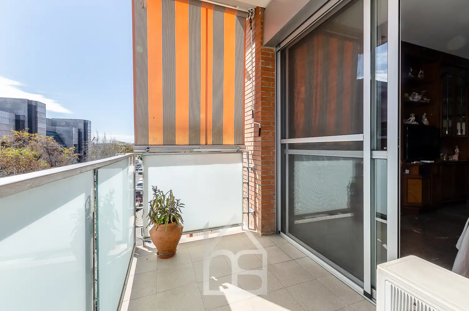 Terrasse von Wohnung zum Verkauf in Cornellà de Llobregat mit Klimaanlage, Heizung und Abstellraum