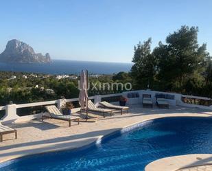 Vista exterior de Casa o xalet de lloguer en Sant Josep de sa Talaia amb Aire condicionat, Calefacció i Jardí privat