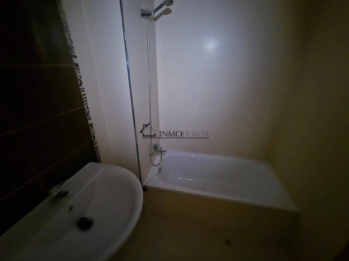 Baño de Piso en venta en Marín con Calefacción y Balcón