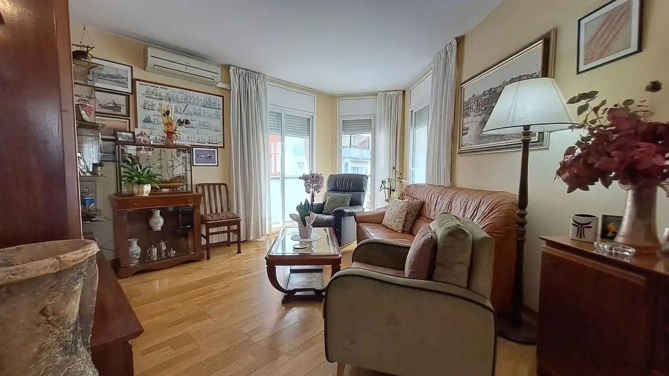Living room of Flat for sale in Tarragona  with Air Conditioner, Heating and Parquet flooring