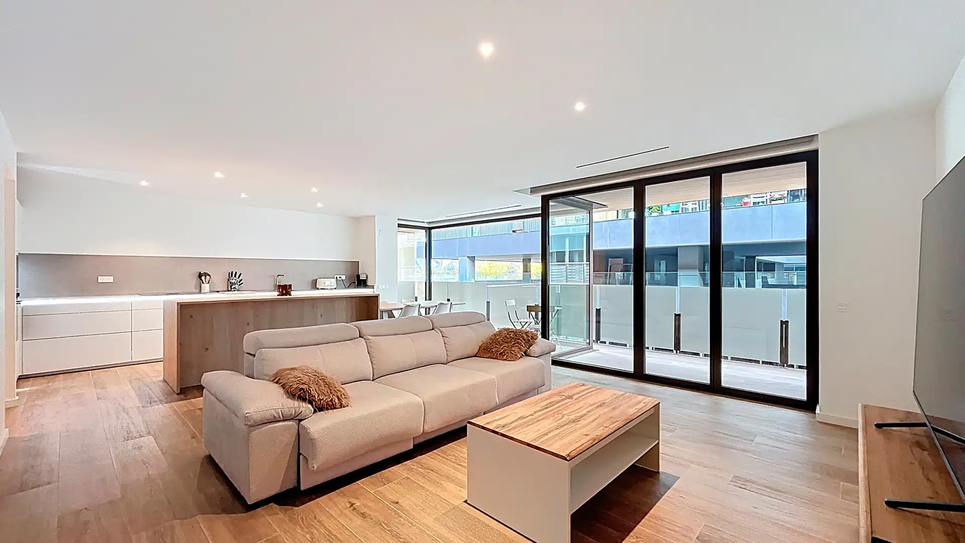 Wohnzimmer von Wohnungen zum Verkauf in Escaldes – Engordany mit Parkett und Terrasse