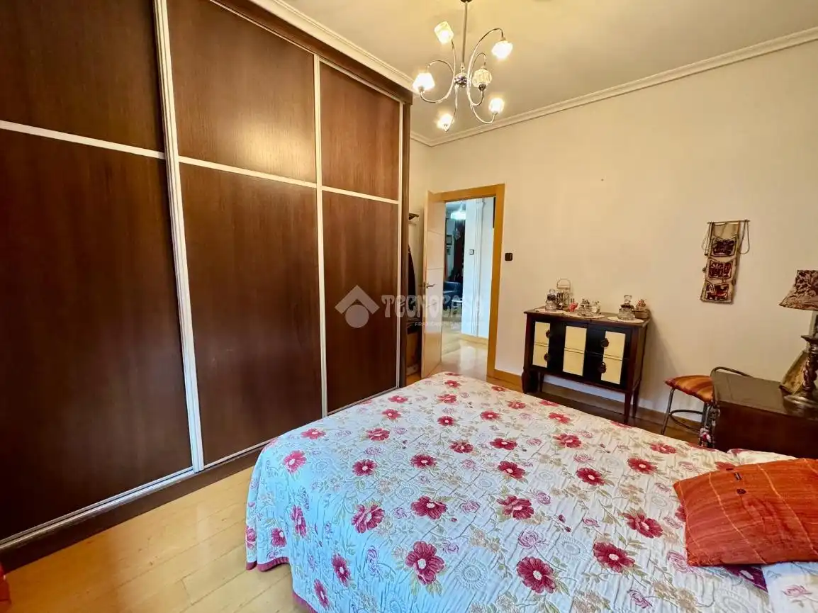 Dormitori de Casa o xalet en venda en El Astillero   amb Calefacció, Parquet i Terrassa