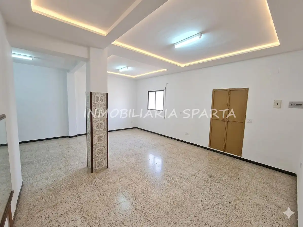 Houses for sale in Camas  with Air Conditioner, Terrace and Storage room