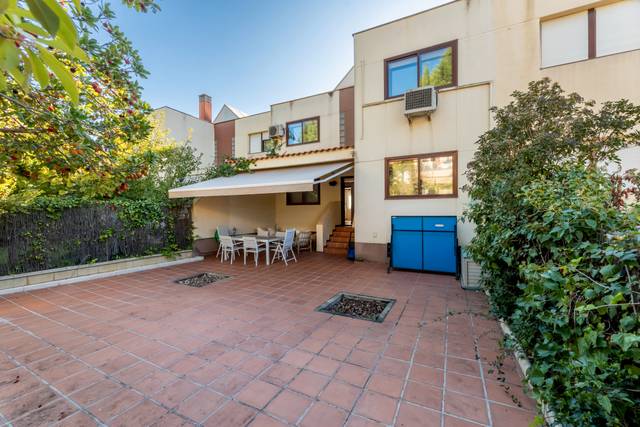 Casa adosada en Venta en Calle Arroyo del Médico en Zona el Caño