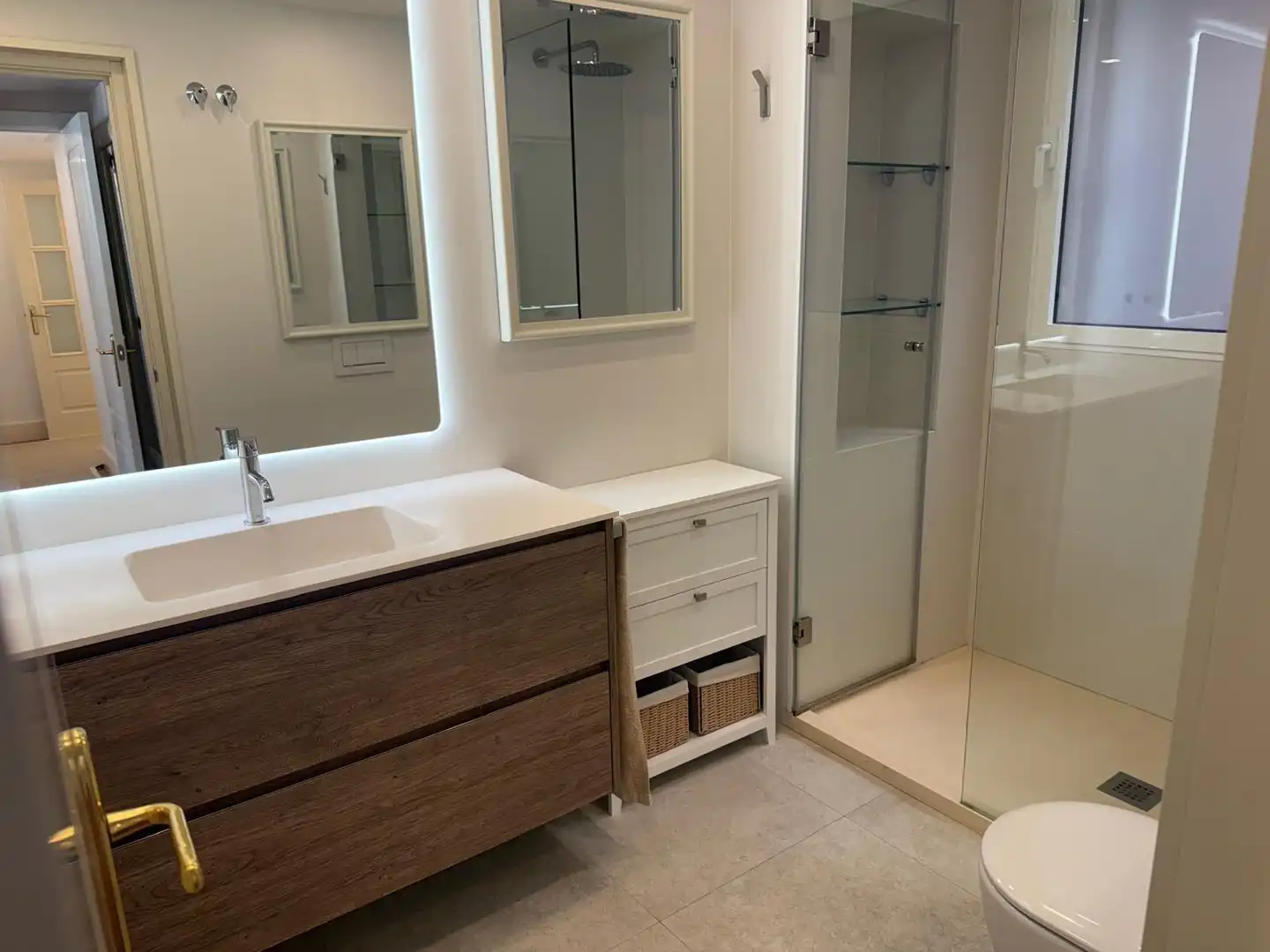 Baño de Piso de alquiler en Madrid con Aire acondicionado, Calefacción y Parquet