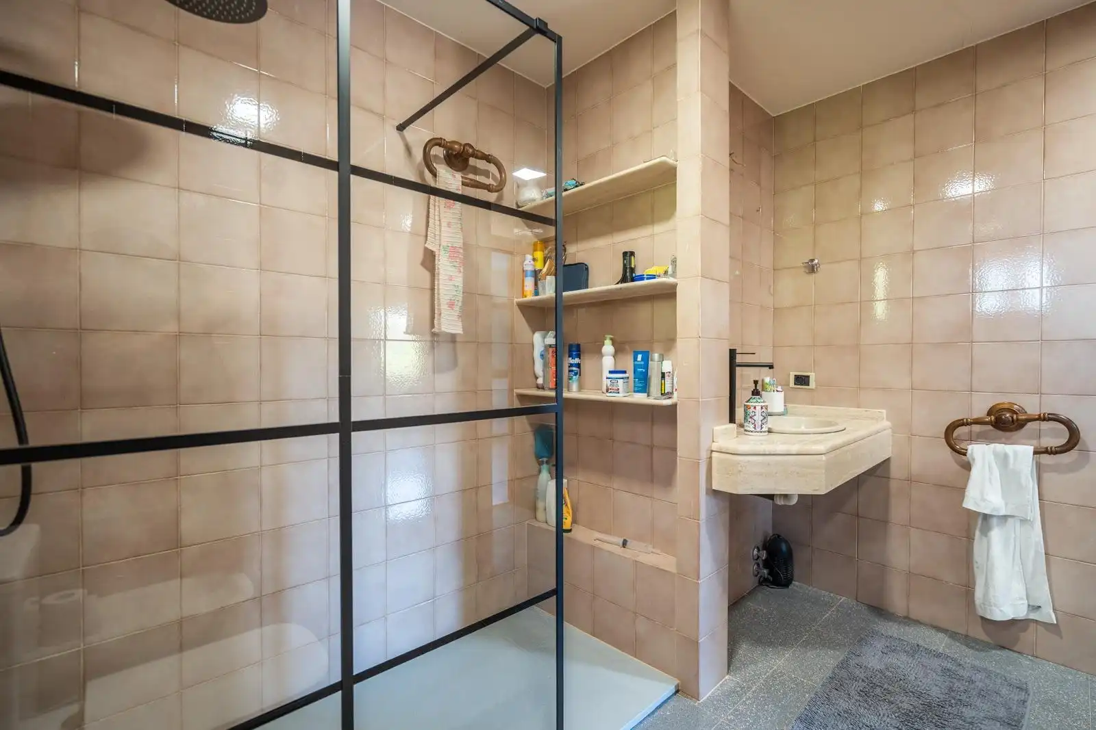 Baño de Casa o chalet en venta en Las Rozas de Madrid con Aire acondicionado, Calefacción y Jardín privado