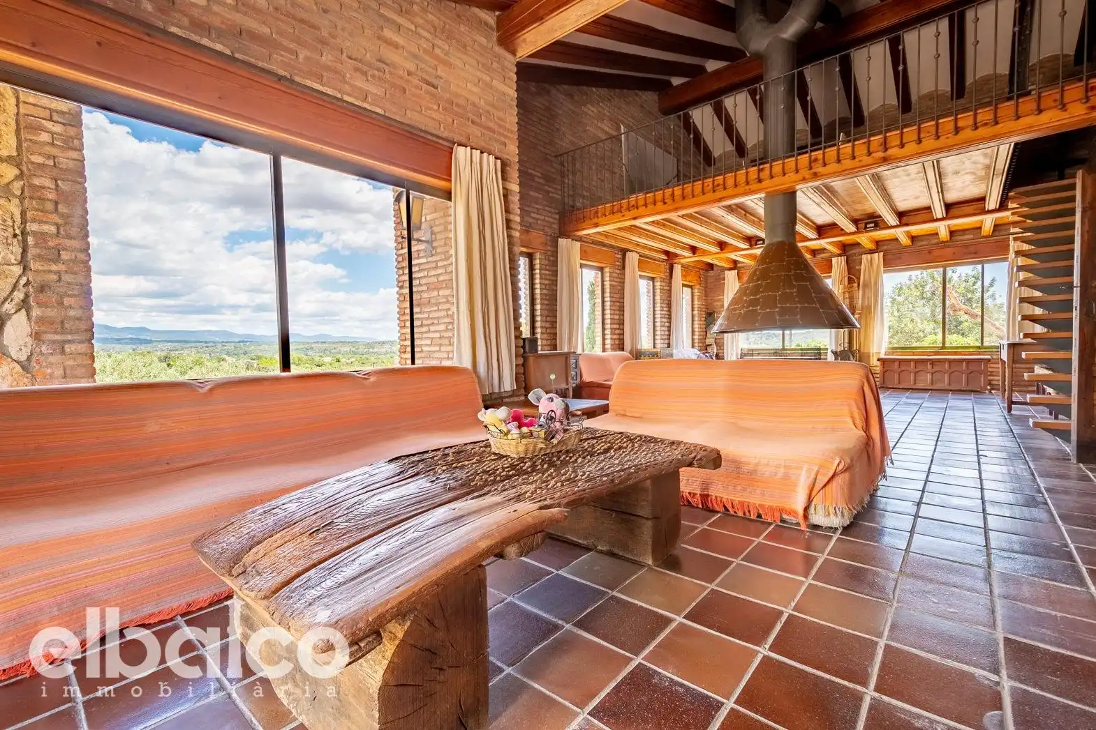 Sala de estar de Casa o chalet en venta en El Milà con Aire acondicionado, Jardín privado y Terraza