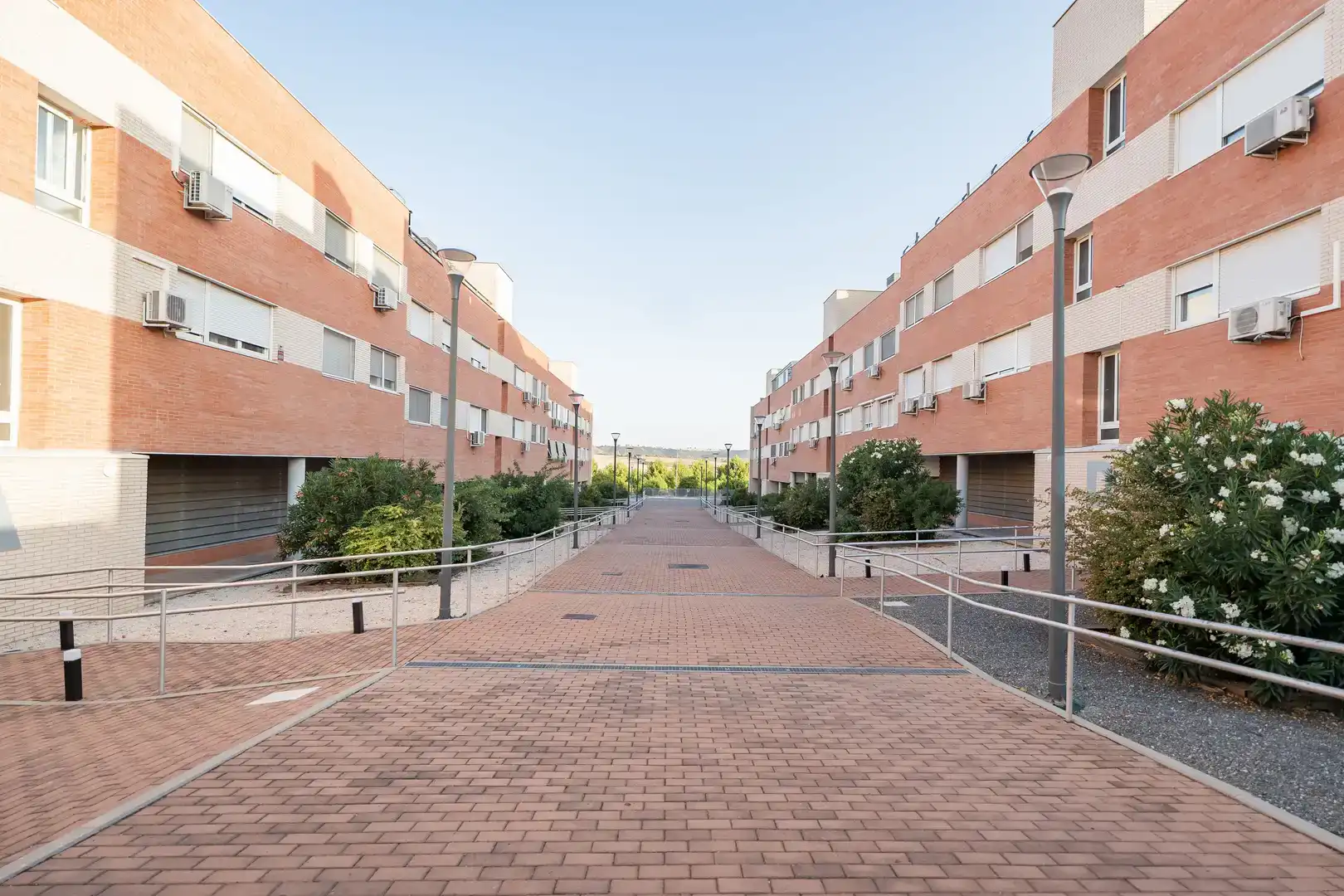 Vista exterior de Pis en venda en Villalbilla amb Aire condicionat i Balcó