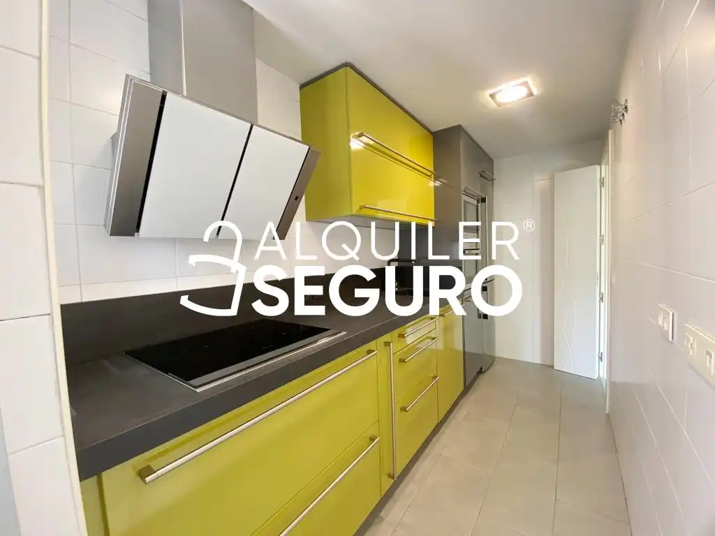 Kitchen of Flat for rent in Madrid  with Air Conditioner, Heating and Terrace