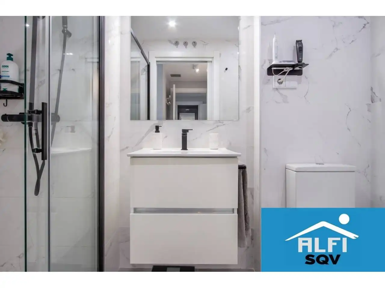 Bathroom of Flat for sale in Sant Cugat del Vallès  with Air Conditioner, Heating and Terrace