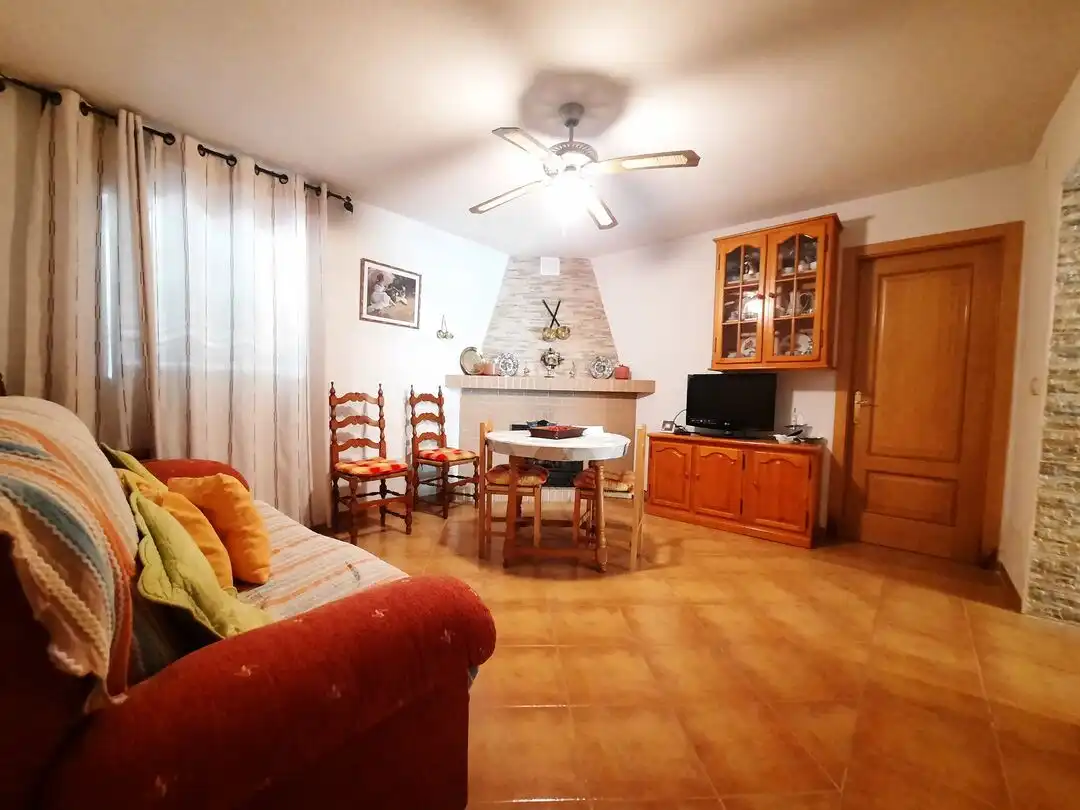 Sala de estar de Casa o chalet en venta en Escalona con Calefacción y Alarma