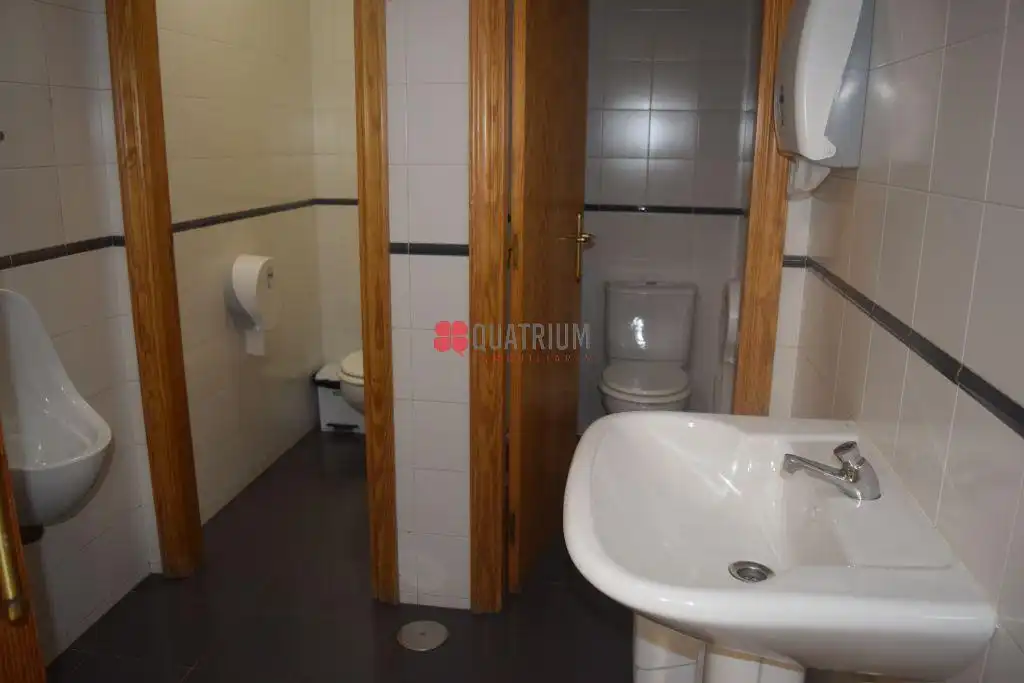 Bathroom of Office for rent in Santiago de Compostela   with Heating