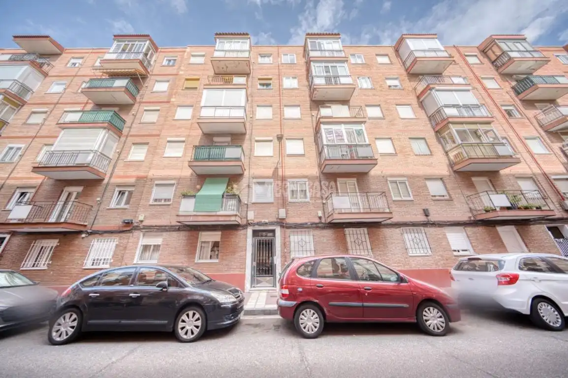 Vista exterior de Piso en venta en Valladolid con Balcón