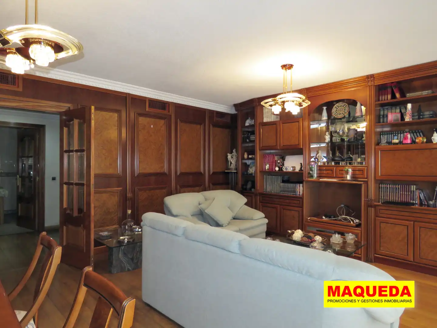 Living room of Flat for sale in Alcorcón  with Air Conditioner, Heating and Parquet flooring